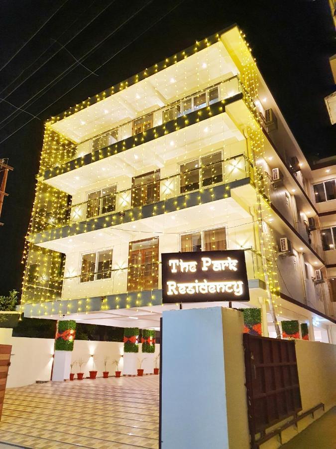 Hotel The Park Residency Dehradun Zewnętrze zdjęcie