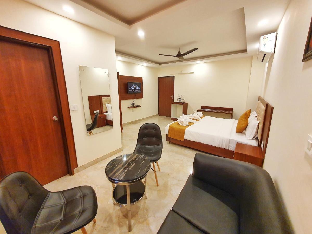 Hotel The Park Residency Dehradun Zewnętrze zdjęcie